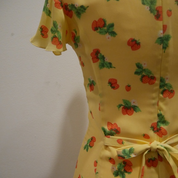Aritzia Sunday Best Raelyn Mini Yellow Strawberry Dress - Picture 4 of 9